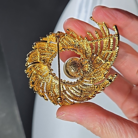 Elegant Gold Swirl Brooch with Pearl Accent - Picture 7 of 17